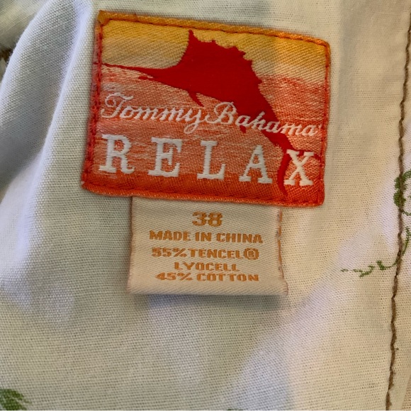 Tommy Bahama Relax Cargo Shorts Tan Casual With Logo Size 38 - Picture 8 of 9